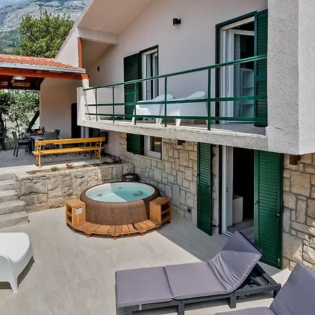 Bandic Villa Baška Voda