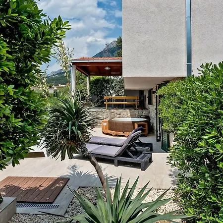 Willa Bandic Baška Voda