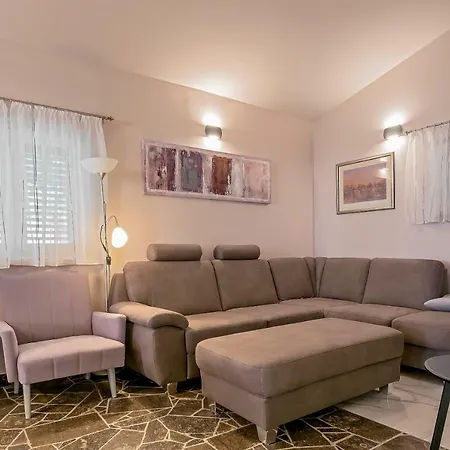 Bandic Willa Baška Voda